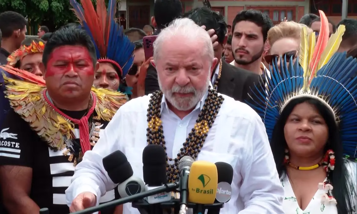 ONG ligada ao PT recebe R$ 15 milhões para retirar lixo da Terra Yanomami